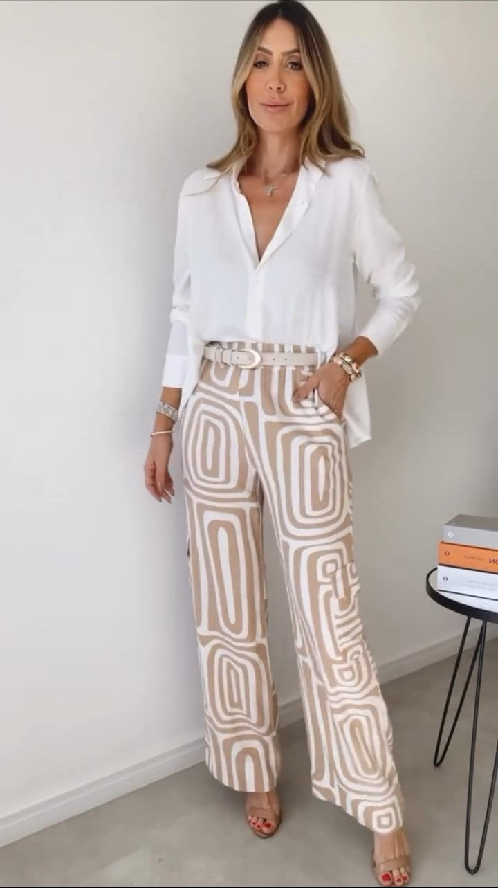 Conjunto Elegância de Camisa e Calças com Estampa Geométrica